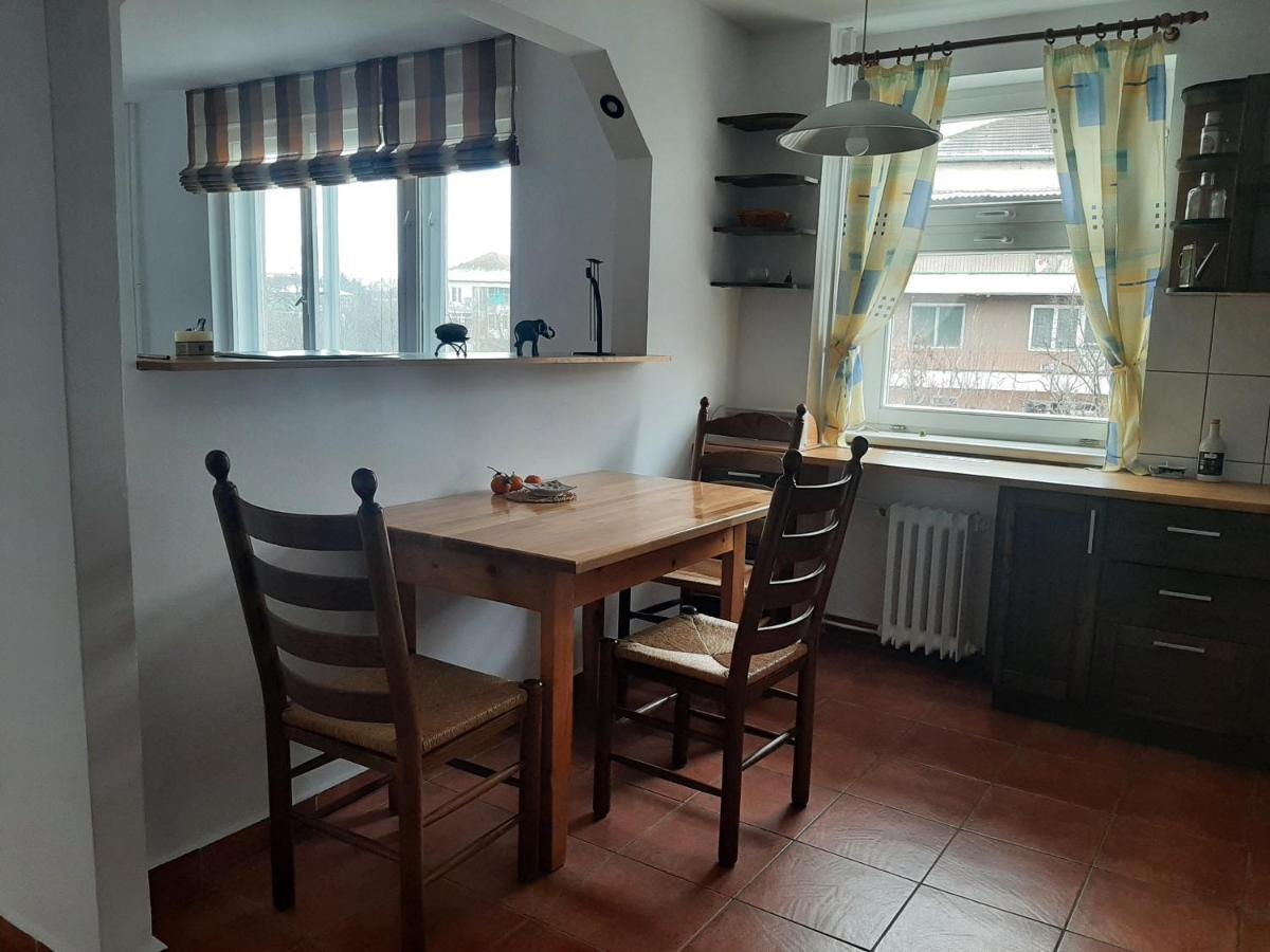 Hyggelig Lägenhet Oradea Exteriör bild