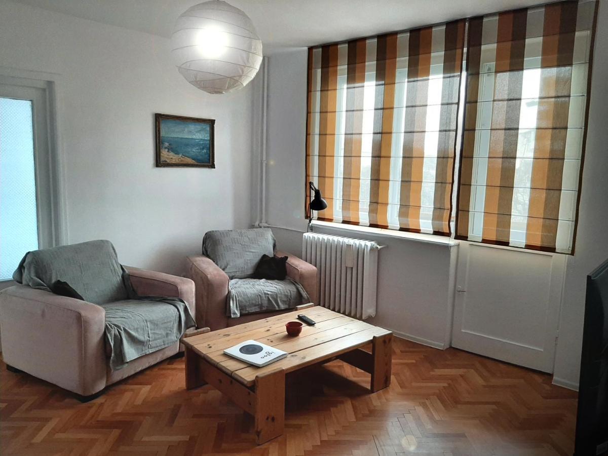 Hyggelig Lägenhet Oradea Exteriör bild